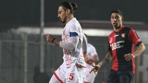 GEMELLO 6 Un primo tempo da spettatore o quasi, con un paio di pres sicure. LEO 6 ritrova una maglia... GEMELLO 6 Un primo tempo da spettatore o quasi, con un paio di pres sicure. LEO 6 ritrova una maglia...