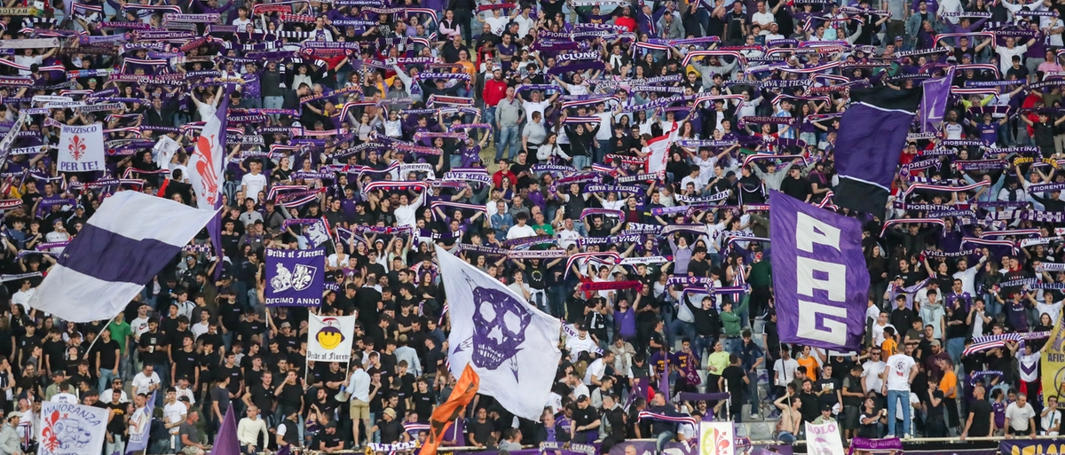 Fiorentina-Monza, la bambina inquadrata e quell’insulto in diretta: polemica sui social