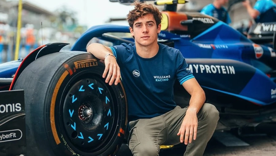 Il team inglese promuove il 21enne pilota argentino, vincitore quest’anno a Imola in Formula 2: “Emozionato di far parte di una squadra che ha una storia straordinaria”. Battuta la concorrenza di Mick Schumacher