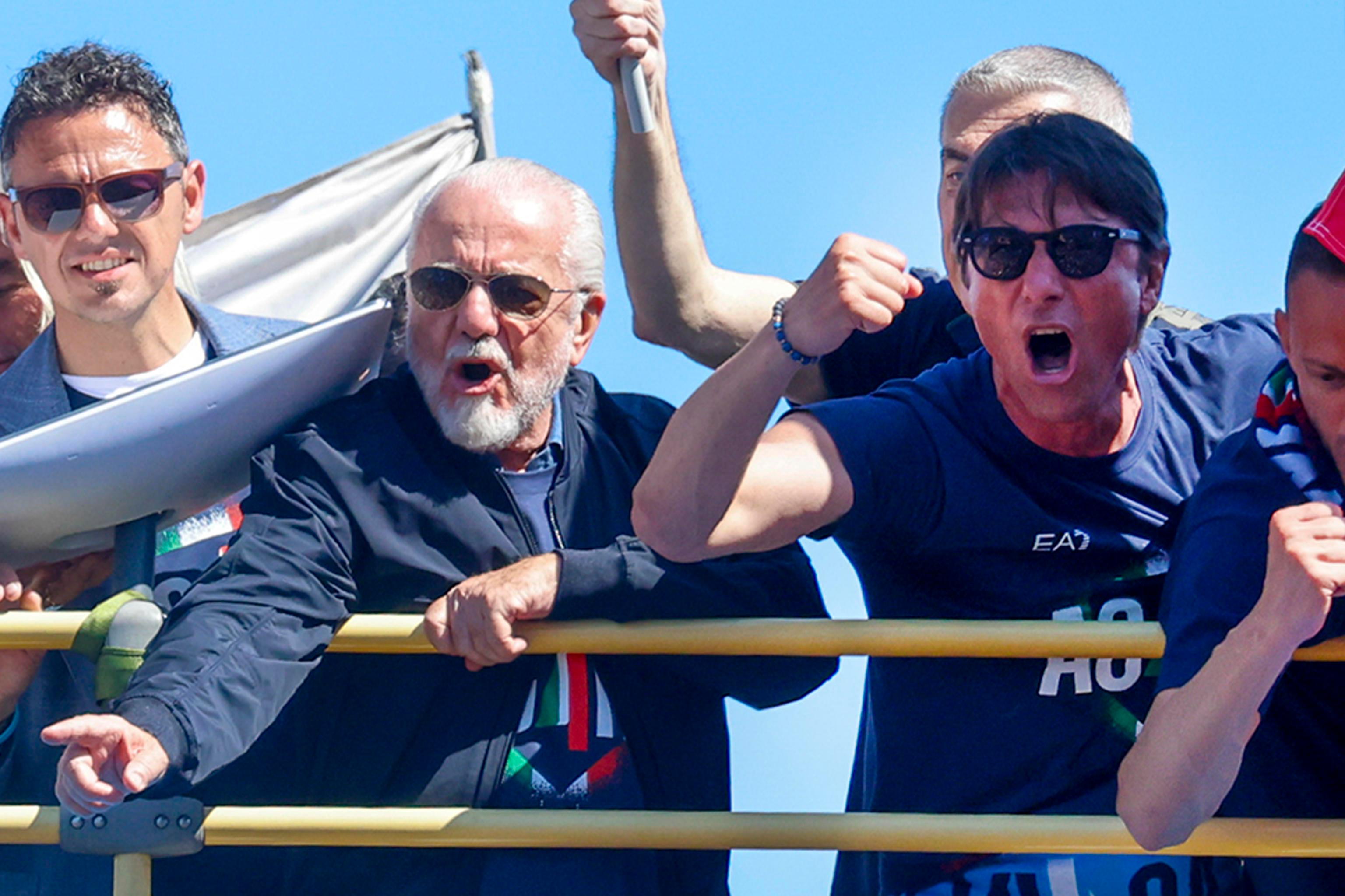 https://sport.quotidiano.net/image-service/view/acePublic/alias/contentid/YzFhMzgwZGItMGE2Yi00/0/aurelio-de-laurentiis-e-antonio-conte.jpeg