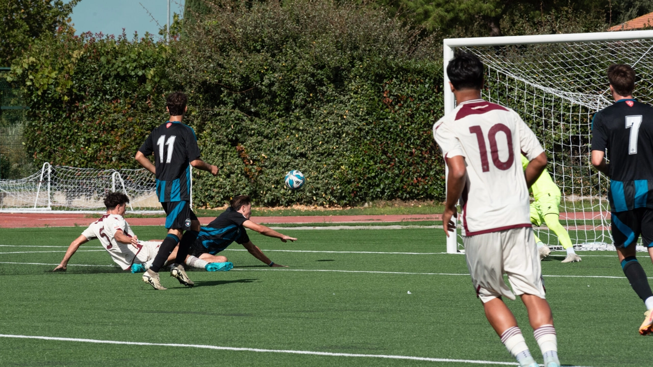 Buffon in gol in tuffo con la Primavera (Foto Pisa SC)