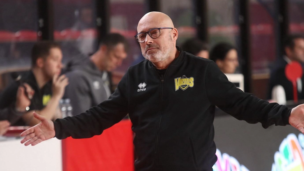 Il coach della Virtus Imola Gianluigi Galetti