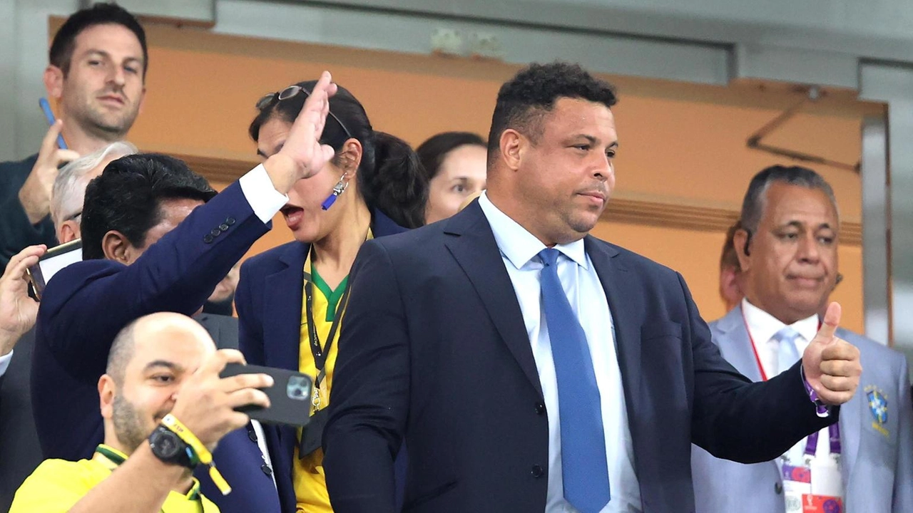 Ronaldo annuncia la sua candidatura e punta a recuperare il rispetto per il calcio brasiliano. Elezioni previste tra 2025 e 2026.