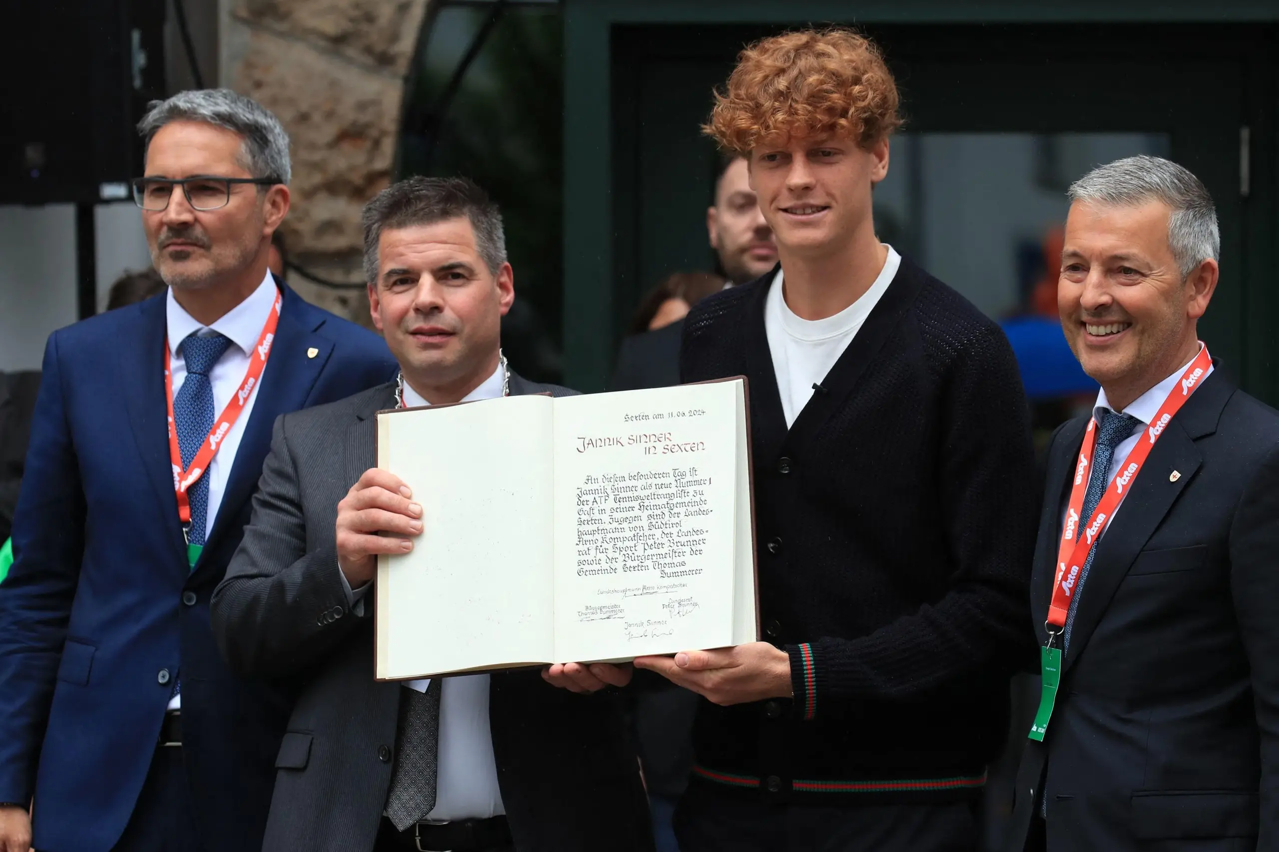 Jannik Sinner, a Sesto Pusteria la festa per il numero 1