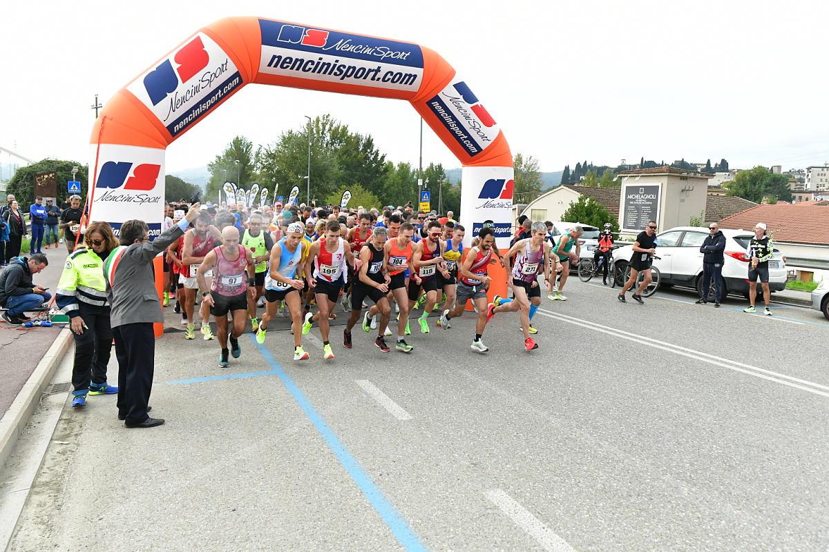 Mezza di Signa Città della Paglia, le foto della corsa e la classifica