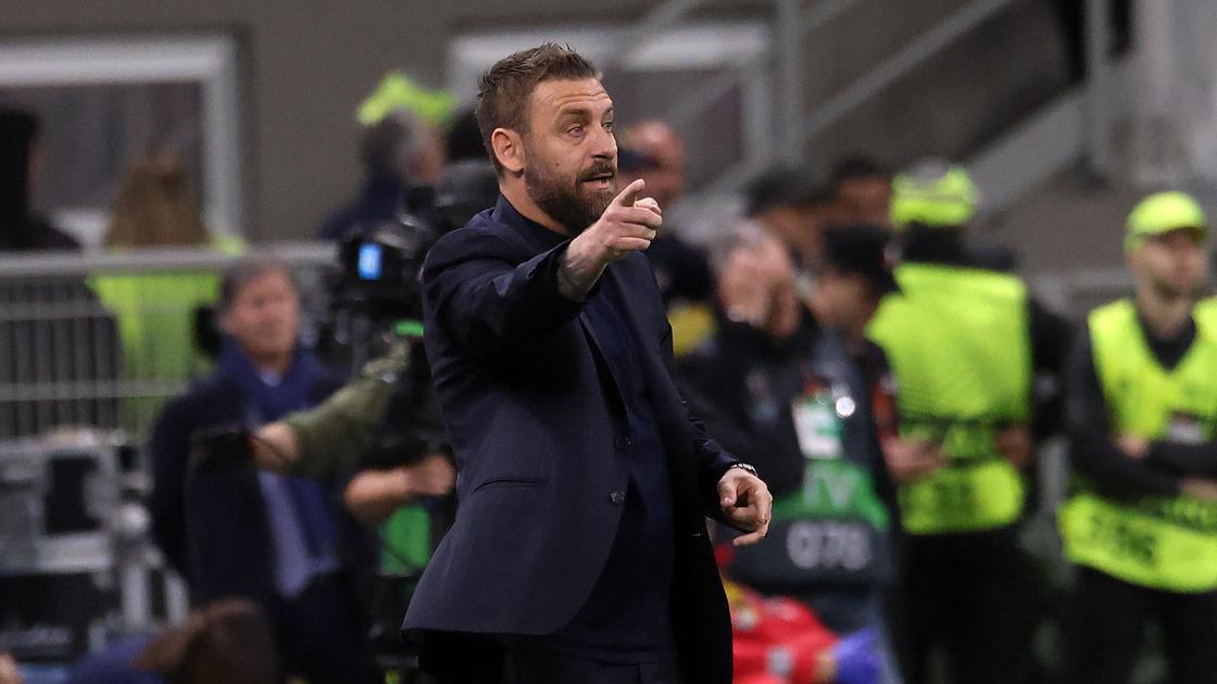 https://sport.quotidiano.net/image-service/view/acePublic/alias/contentid/YzUwMDc2OWEtNzU4NC00/0/daniele-de-rossi.jpeg?f=16:9&w=1200&h=630