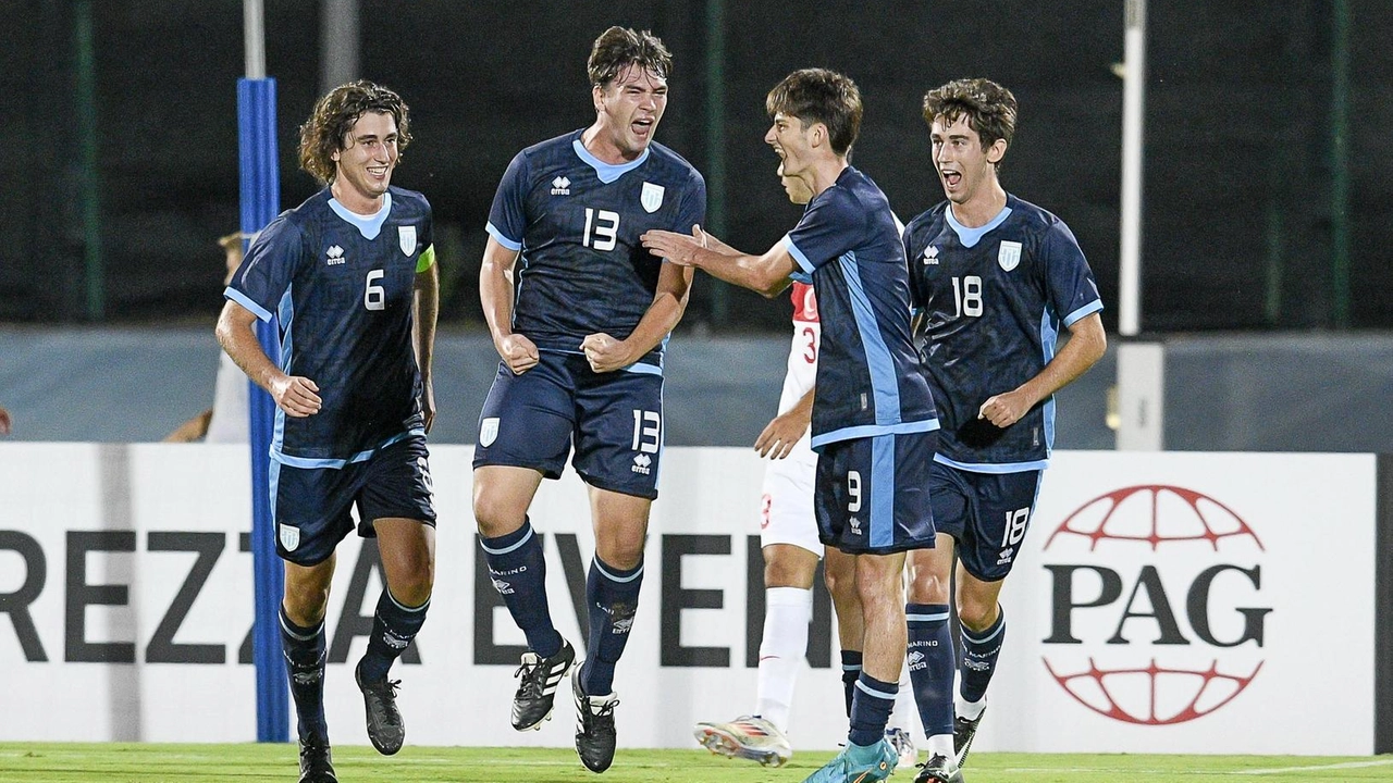 Il gol dell’esordiente Mattia Ciacci, difensore di professione, arrivato nel primo tempo della sfida con la Turchia, festeggiato dai compagni (. foto Pruccoli