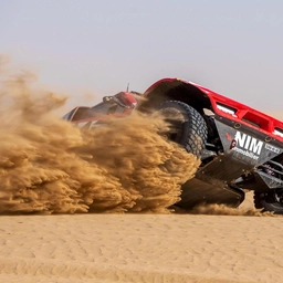 Incidente per Sébastien Loeb al rally Dakar: auto ribaltata in Arabia Saudita