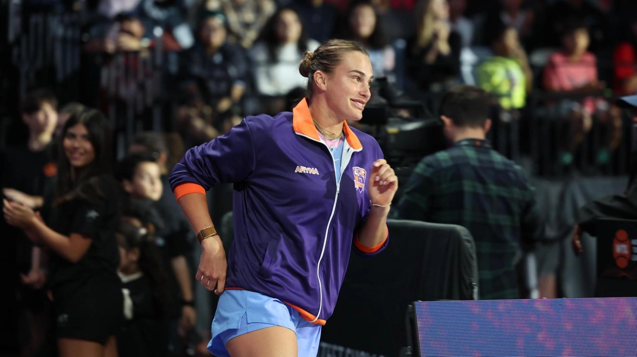 La numero 1 del tennis femminile, Sabalenka, mira al tris a Melbourne, seguendo le orme di Martina Hingis.