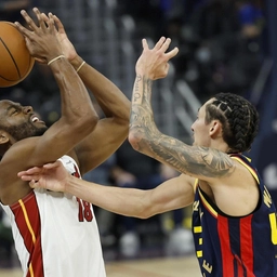 Trae Young regala la vittoria agli Hawks con un tiro spettacolare contro Utah