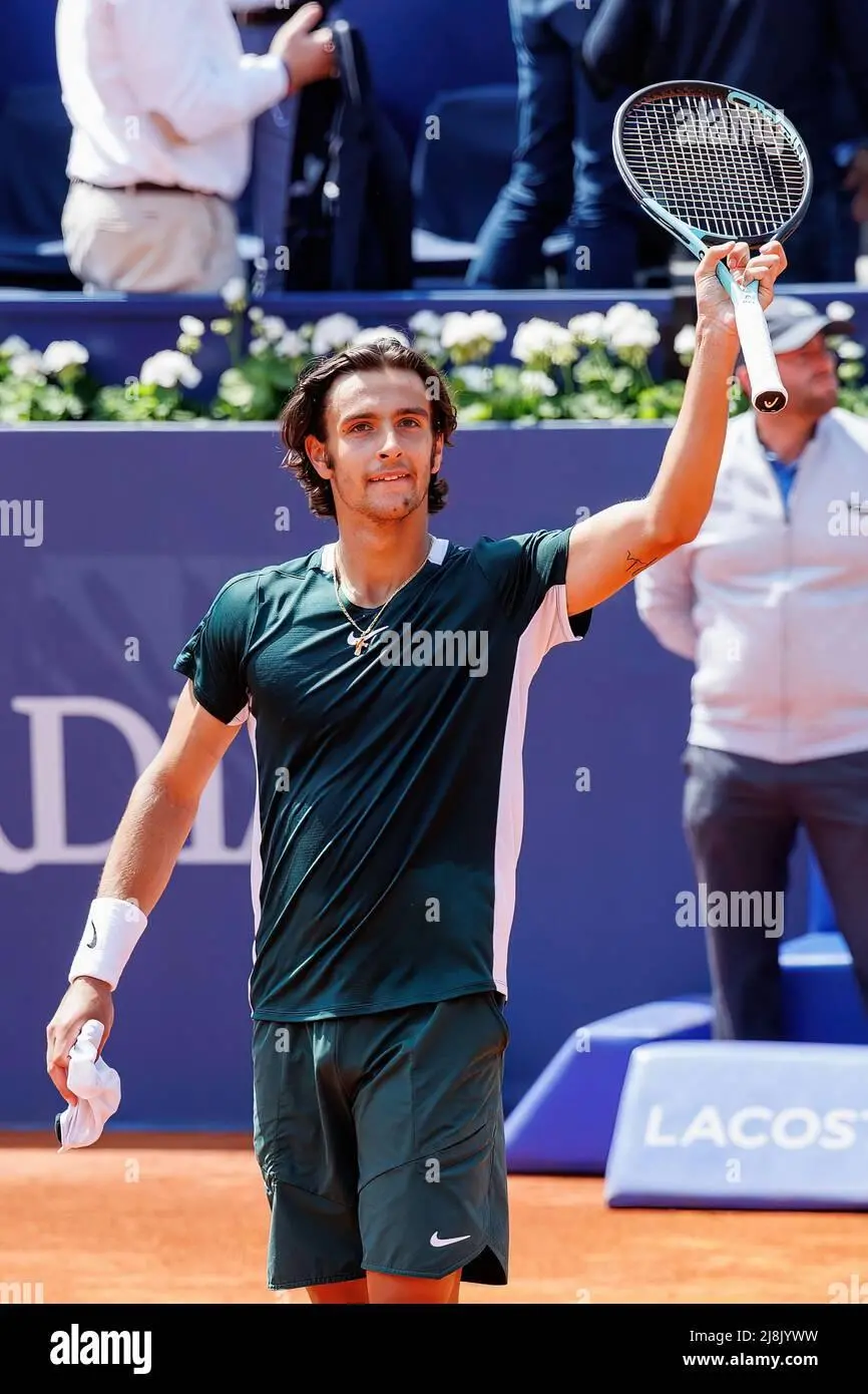 Tennis Momento magico per Lorenzo Musetti. Sale al 16° posto nel ranking internazionale