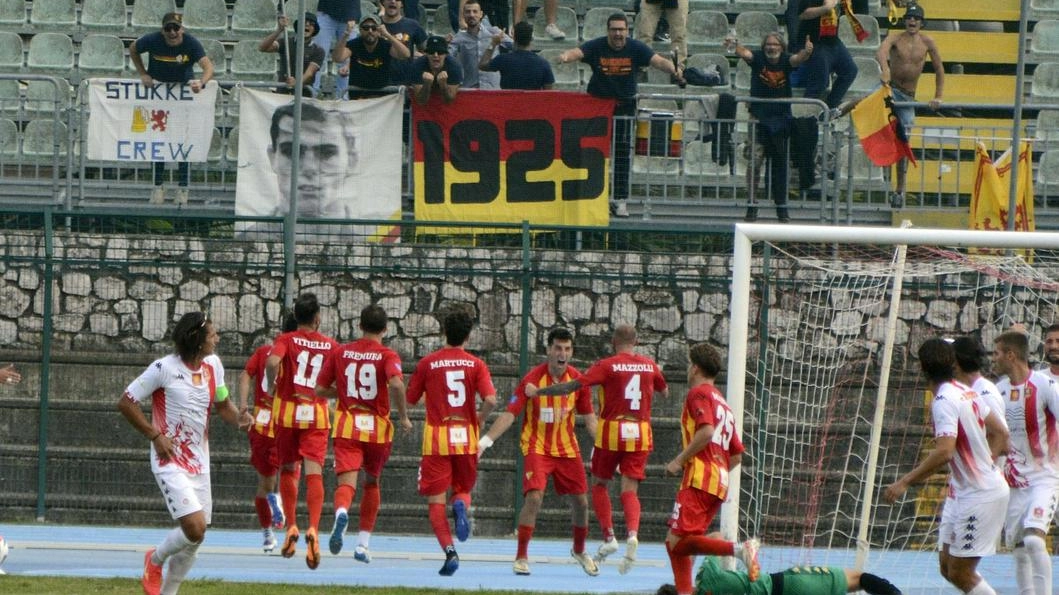 Il Poggibonsi fa piangere il Grosseto. Vitiello e Bellini sbancano lo ‘Zecchini’