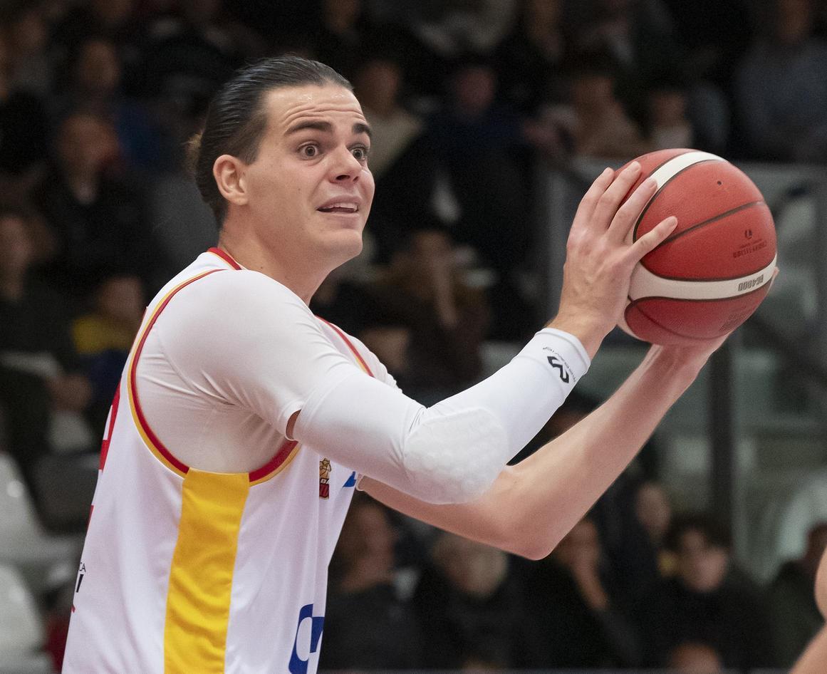 https://sport.quotidiano.net/image-service/view/acePublic/alias/contentid/ZDE2ZjE3NWYtMjU3Zi00/0/orasi-cantiere-aperto-anche-casoni-in-uscita.jpeg