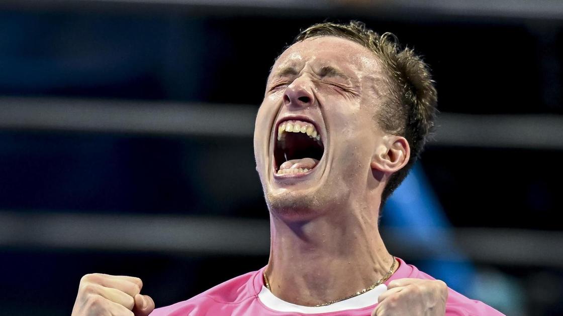 https://sport.quotidiano.net/image-service/view/acePublic/alias/contentid/ZDFhMzU1NzgtNjcxNC00/0/berrettini-era-la-grande-occasione-eliminato-subito-dopo-alcaraz.jpeg?f=16:9&w=1200&h=630