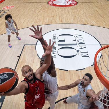 Basket Eurolega, Milano piega Parigi in rimonta 79-74