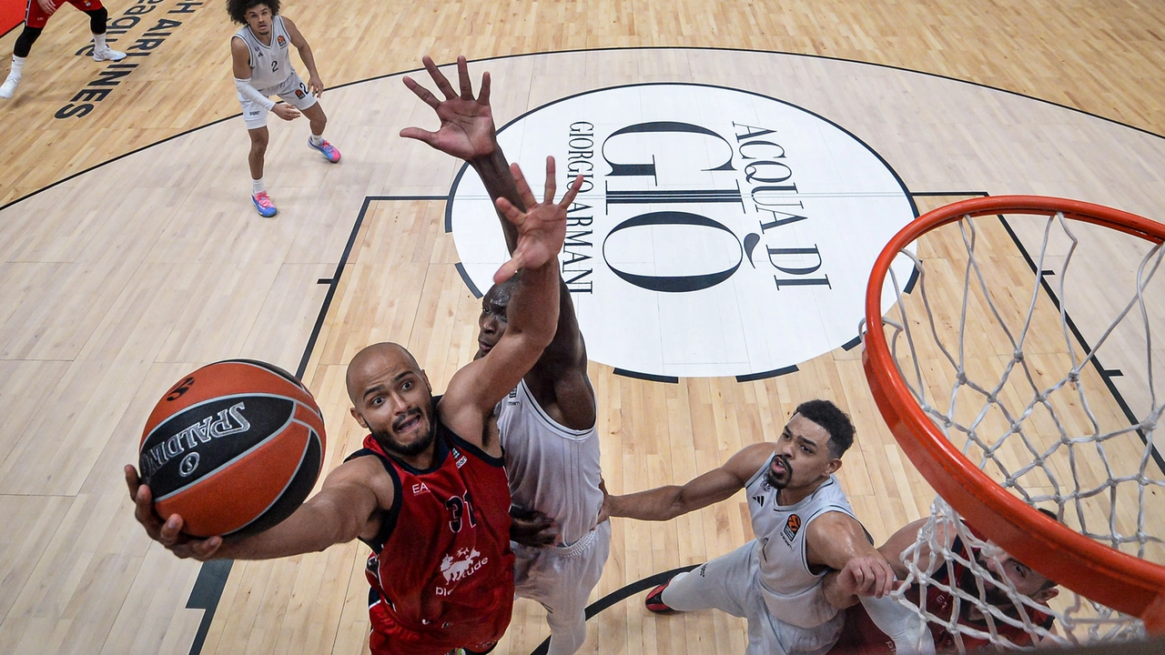 EA7 Emporio Armani Olimpia Milano - Paris Basketball Parigi, Shavon Shields (Ciamillo-Castoria)