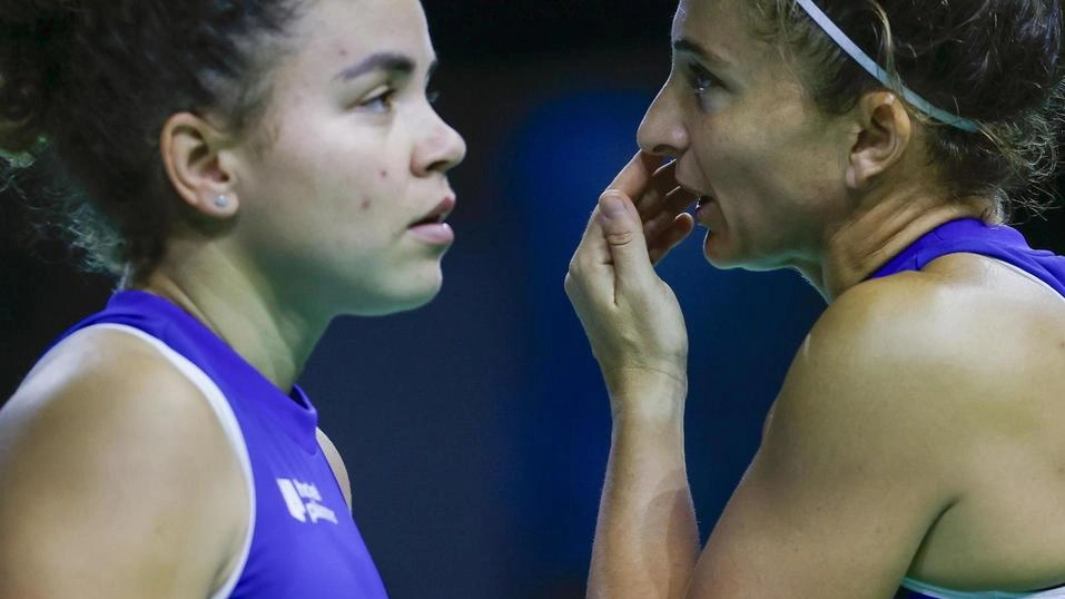 Italia in finale di Billie Jean King Cup a Malaga battendo la Polonia. Lucia Bronzetti e Jasmine Paolini brillano, doppio decisivo. Sogno di vittoria dopo l'anno scorso.