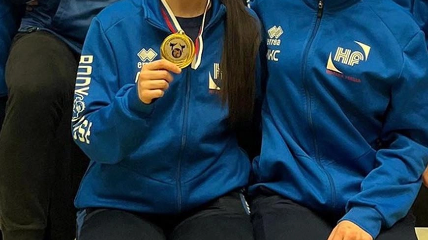 Doble diana para la Academia de Karate de Casentino que ganó cuatro medallas en el torneo internacional en Eslovenia y veinte medallas en el Trofeo de Carnaval...