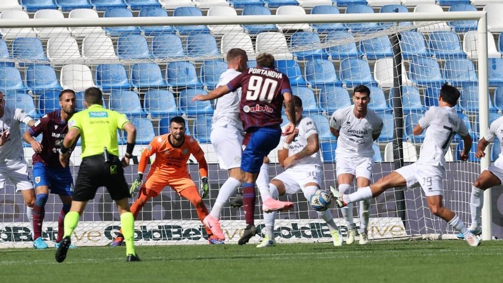 Si torna con i piedi per terra. Sabato un’altra occasione casalinga per risollevarsi: arriva la Salernitana