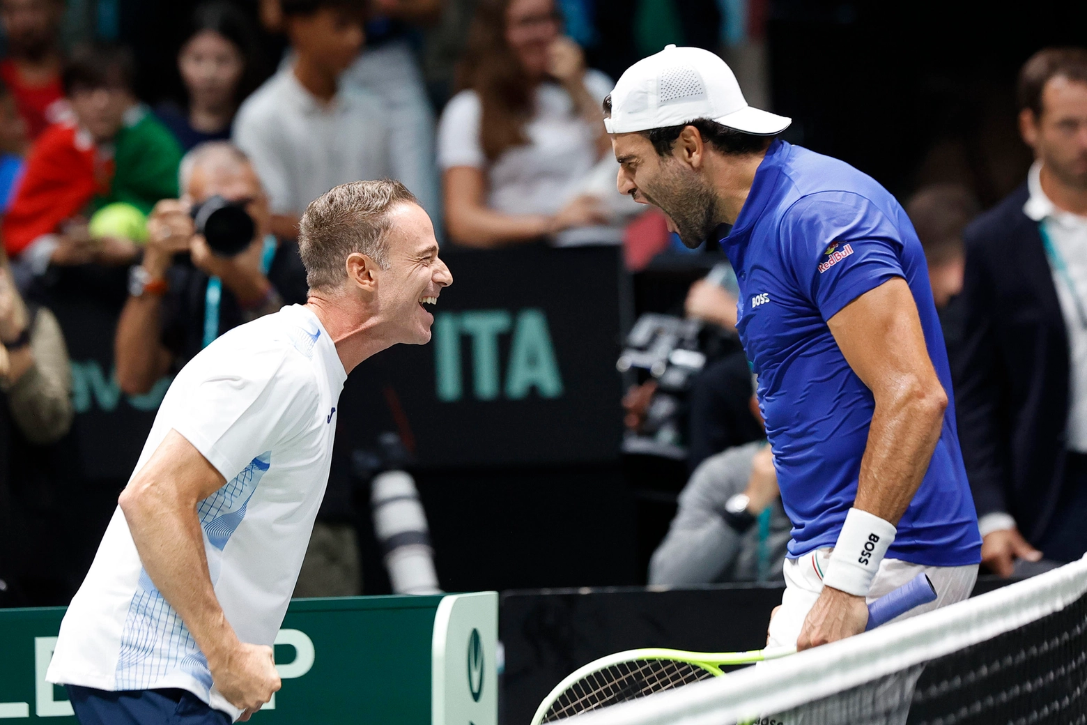 Il capitano Filippo Volandri esulta con Mattepo Berrettini