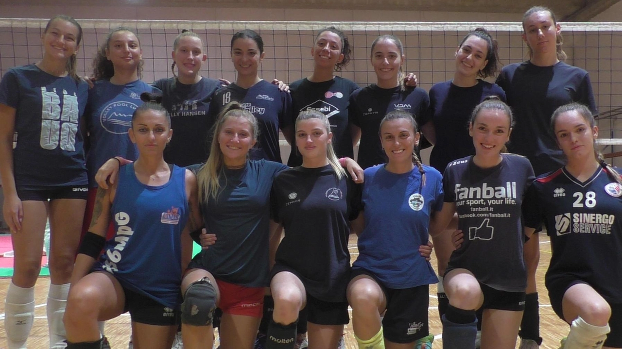 Il rinnovato team della Rainbow Volley La Spezia