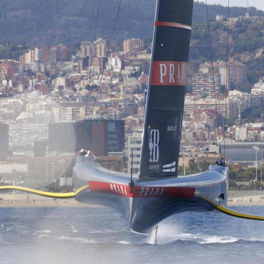 Luna Rossa, è una giornata nera. Perde il vantaggio in semifinale