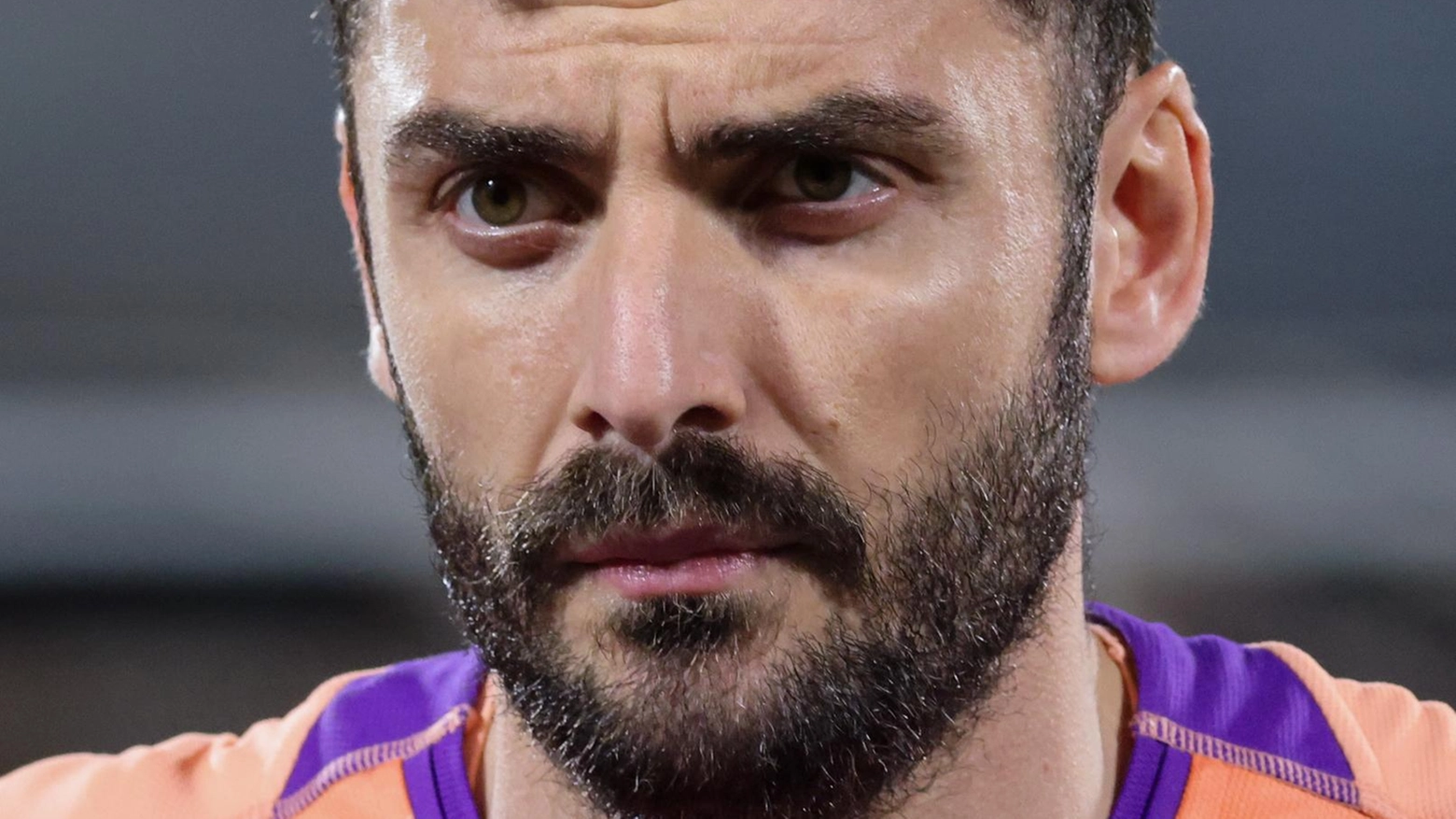 La Fiorentina vive una stagione di rimpianti e delusioni, con la sconfitta in Coppa Italia e la mancanza di compattezza. Resta la Conference League, ma l'autostima è a rischio.