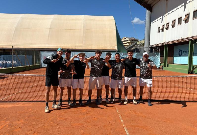 https://sport.quotidiano.net/image-service/view/acePublic/alias/contentid/ZDZhZDg1MTItYzIyMC00/0/ancona-sempre-piu-in-alto-battuto-anche-sassari.jpeg