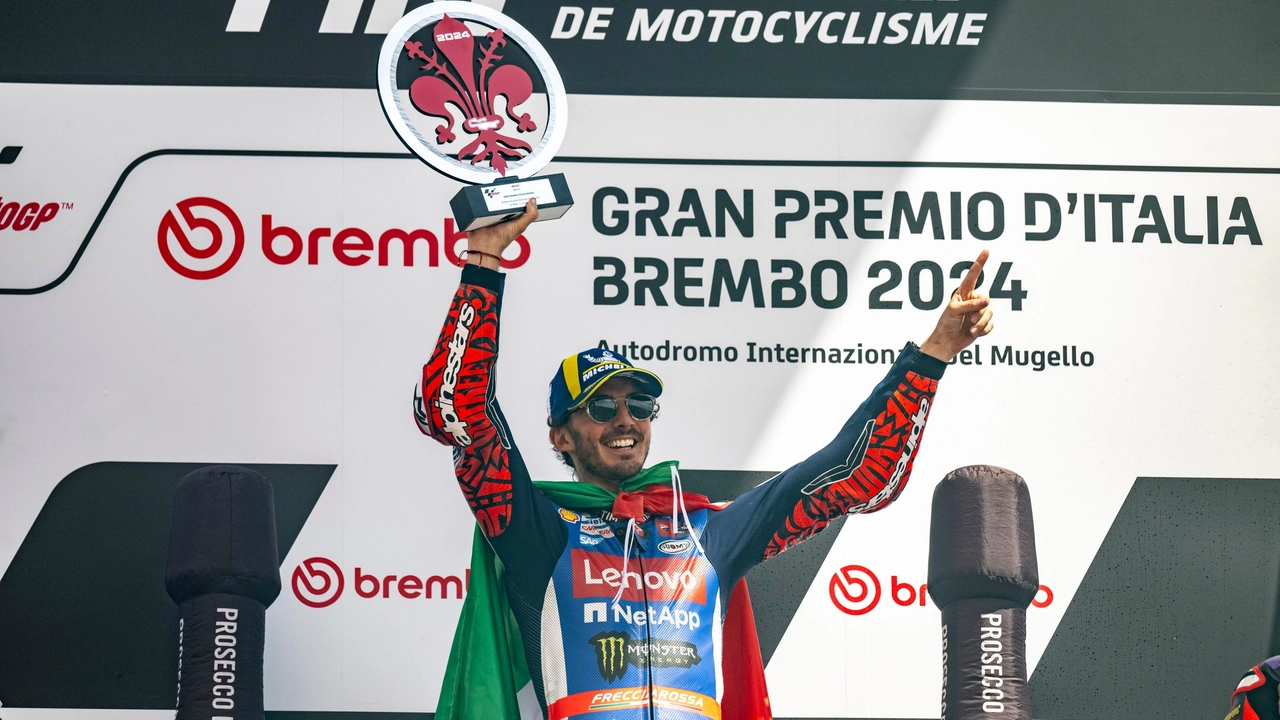 Pecco Bagnaia celebra il trionfo al Mugello