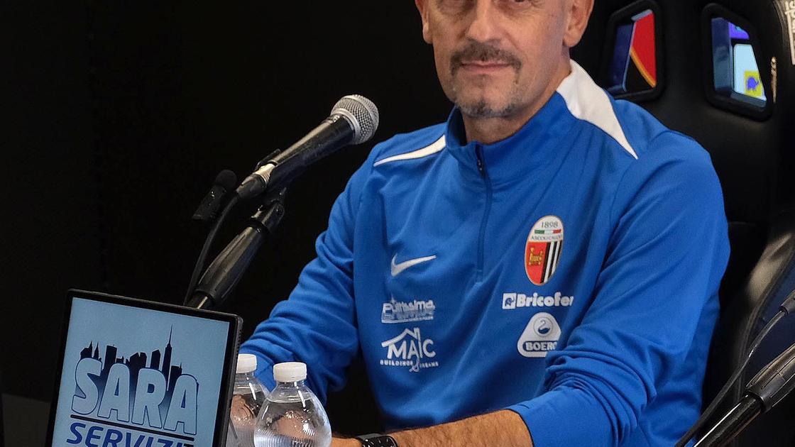 https://sport.quotidiano.net/image-service/view/acePublic/alias/contentid/ZDhjYzY1NGYtZmEyZC00/0/di-carlo-prova-a-dare-la-scossa-ascoli-voglio-subito-una-reazione.jpeg?f=16:9&w=1200&h=630