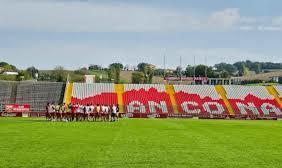 Gadda giocatori da Sport.quotidiano.net Gadda e i giocatori fanno la spola tra Dorico e Del Conero Il Comune pensa al Ponterosso ma è gestito da un’altra società Ma intanto continua la ricerca del campo | i dorici non hanno una casa per allenarsi