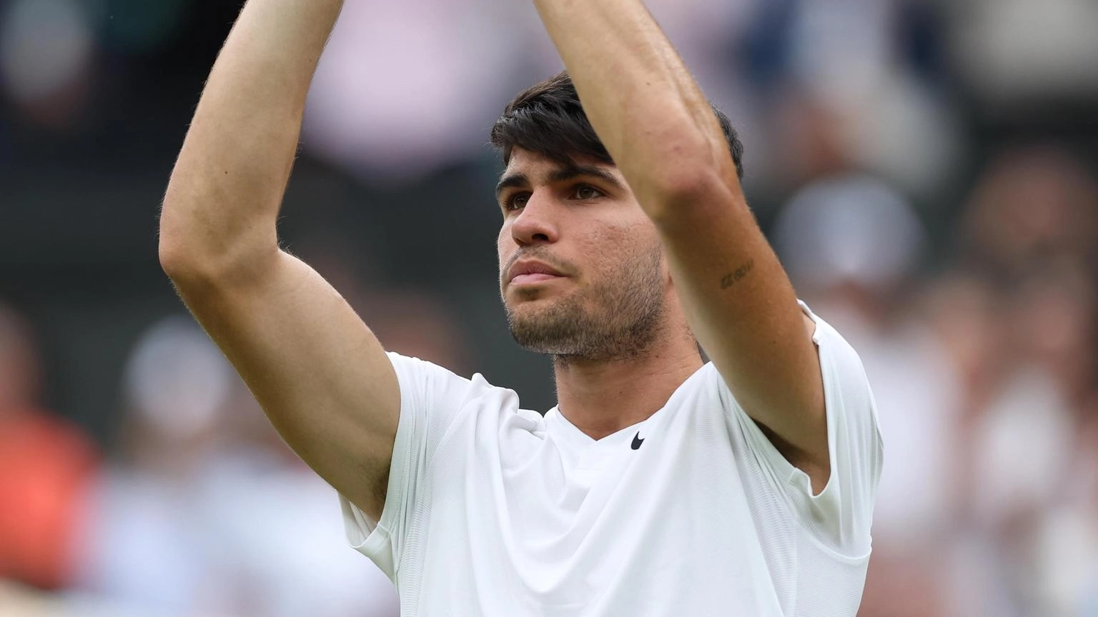 Wimbledon: Alcaraz batte Humbert e va ai quarti