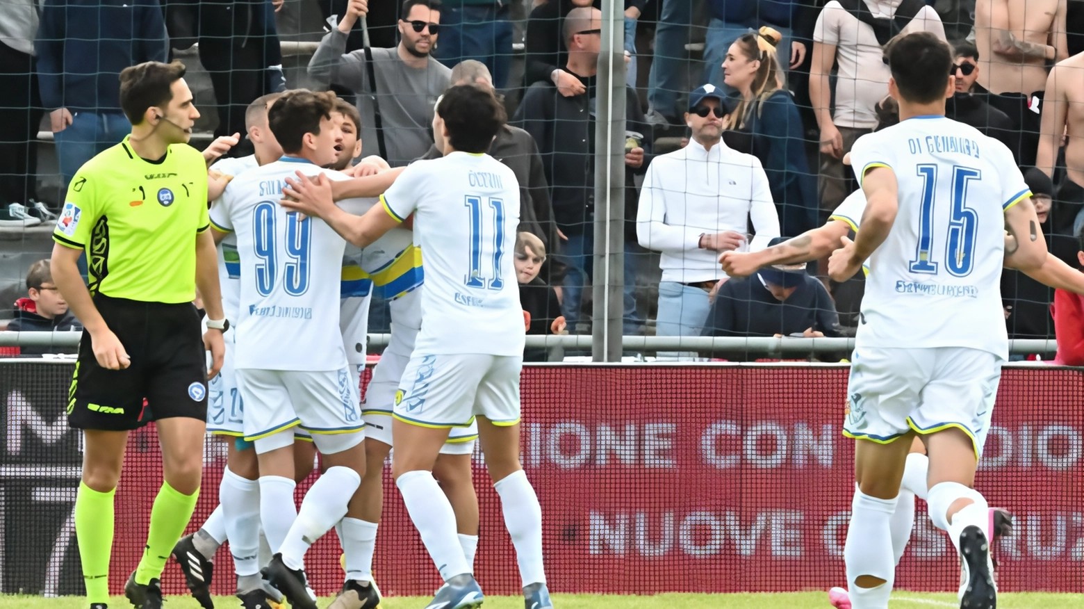 Carrarese Un derby chiamato felicità. Gli azzurri sbancano Lucca con Finotto