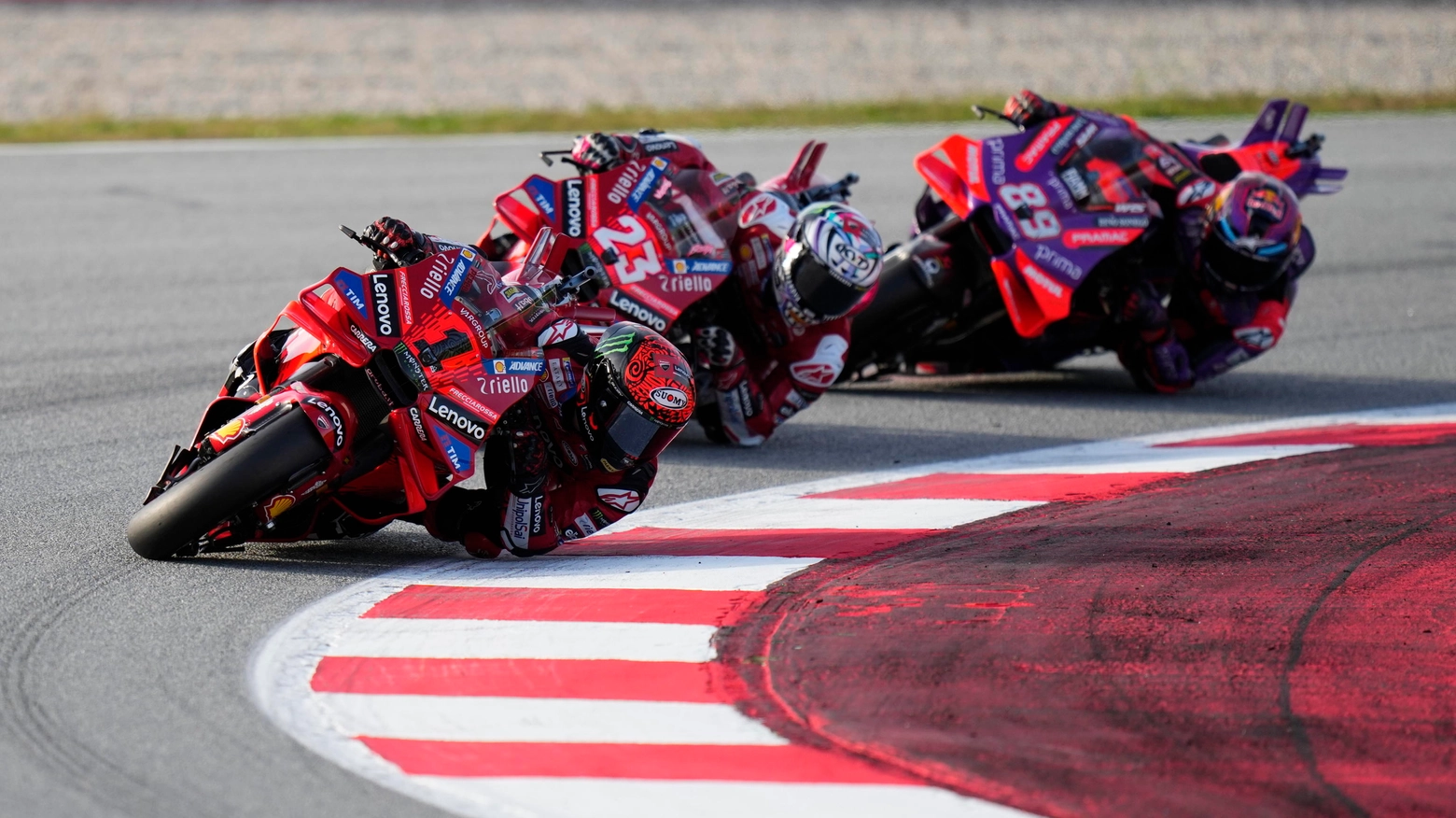 Pecco Bagnaia ha dominato la Sprint Race a Barcellona