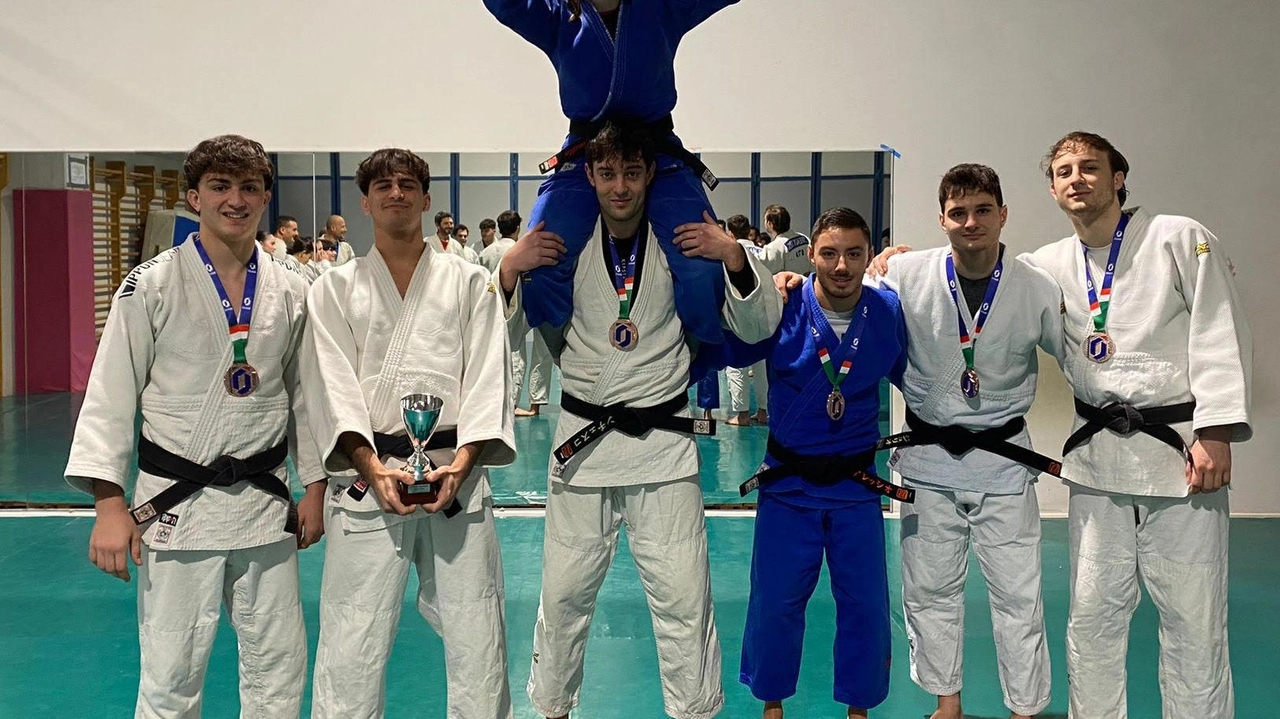 Terzo gradino del podio per il Judo Kodokan Empoli al campionato italiano di Ostia