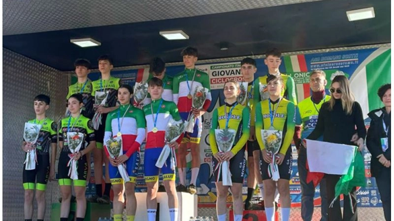 Il podio del Campionato Italiano di ciclocross "Staffetta Mista"