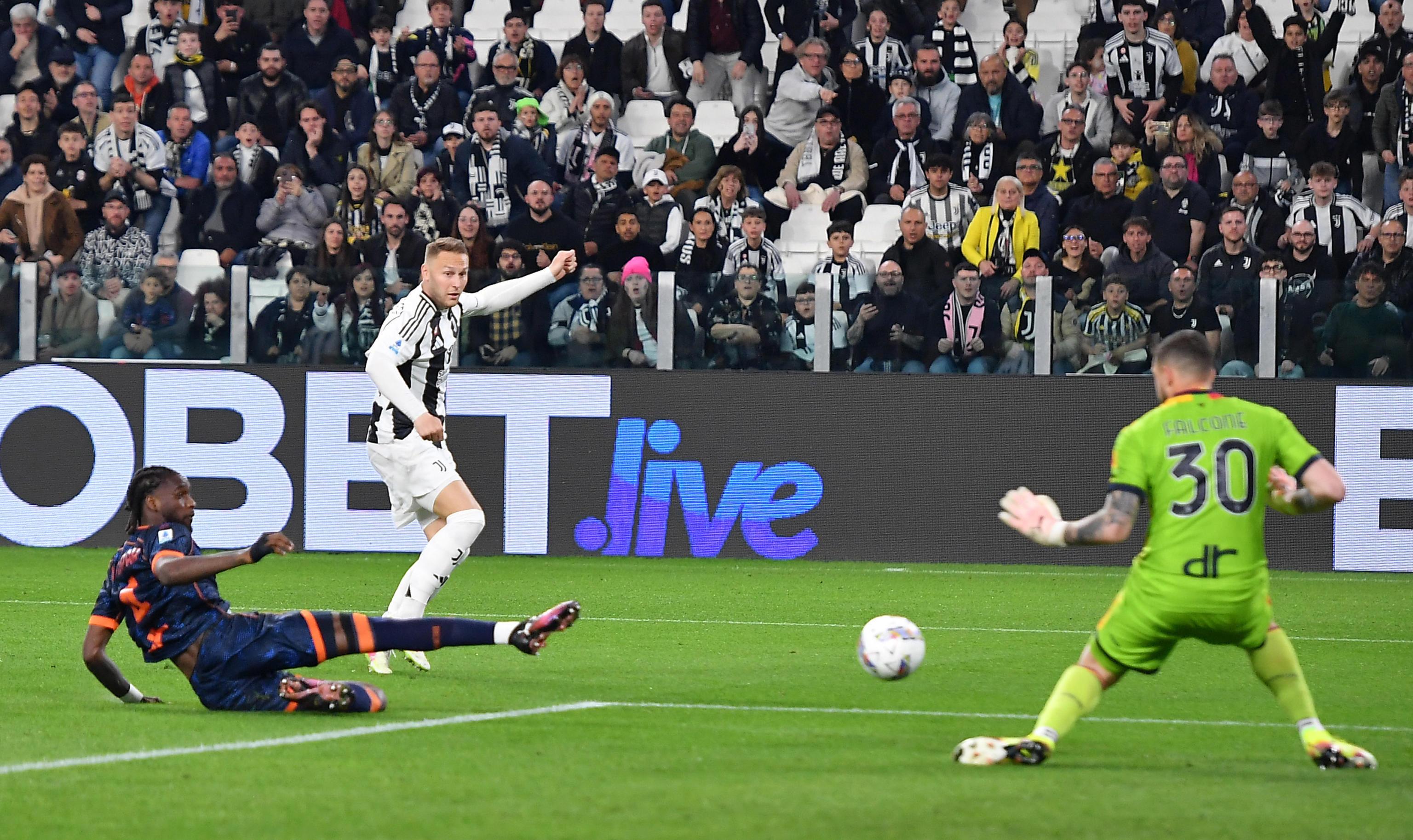 Juventus Lecce 2 1, Koopmeiners e Yildiz firmano lo scatto Champions Juventus Lecce 2 1, Koopmeiners e Yildiz firmano lo scatto Champions