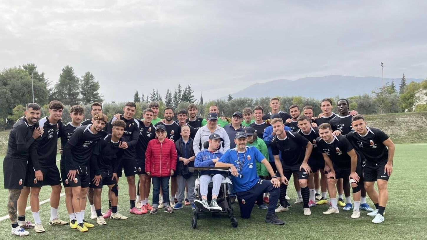 I ragazzi dell’Anffas in visita alla squadra