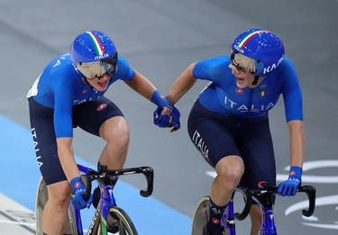 Strepitosa Battocletti, è argento nei 10.000. Ciclismo su pista, Italia d’oro nella madison femminile. Poker di bronzi per l’Italia