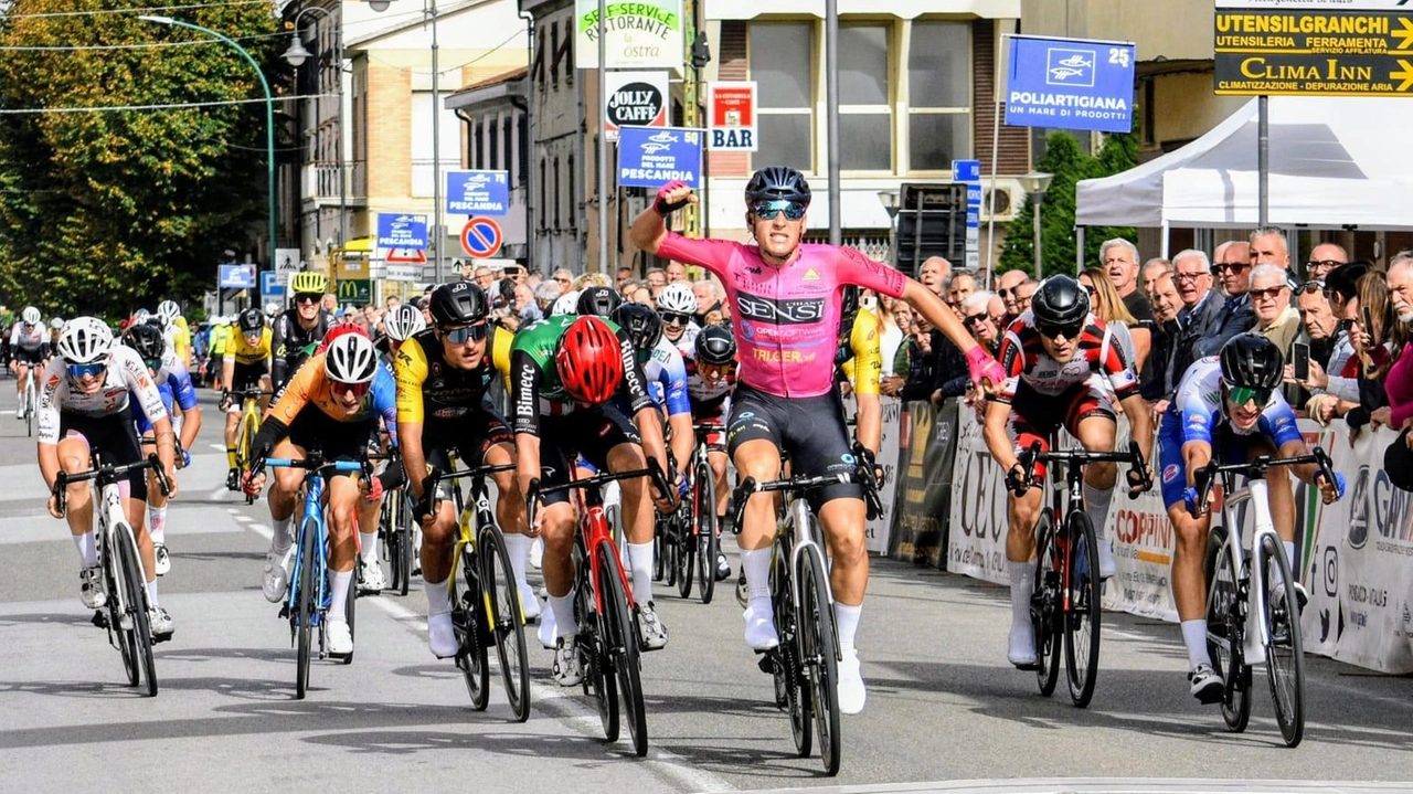 La vittoria del toscano Lorenzo Magli nella gara in linea del mattino a Ponsacco