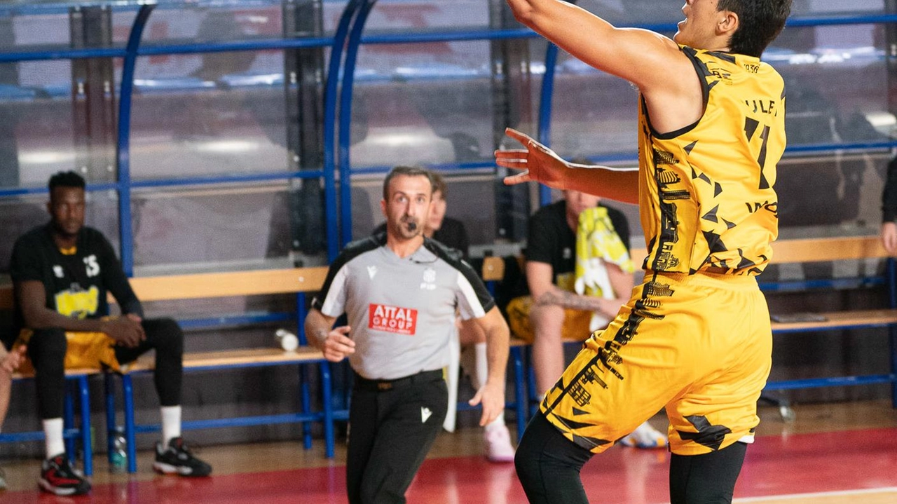 Basket serie B Nazionale Ore 20,30: i biancorossi scendono sul campo della Rucker San Vendemiano, i gialloneri su quello di Fiorenzuola