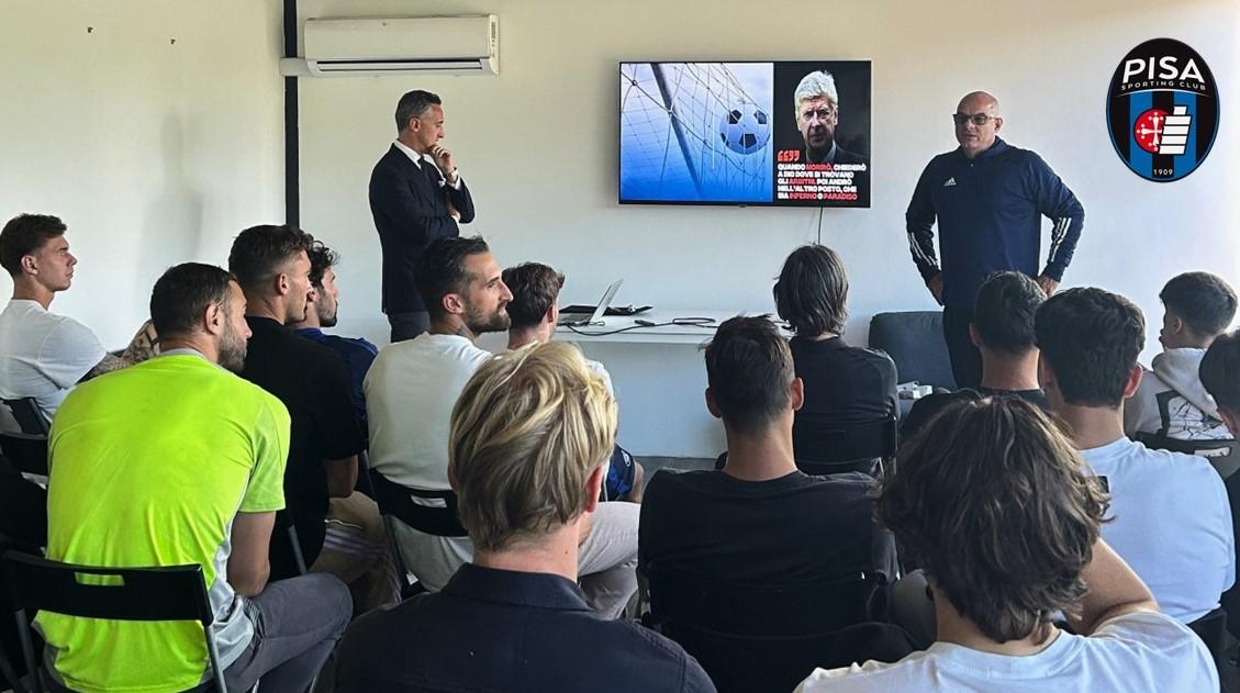 Incontro con gli arbitri per i calciatori del Pisa a San Piero a Grado