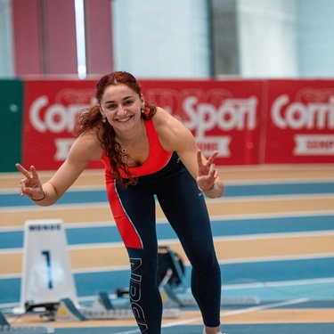 Atletica leggera: la 23enne, quest’anno ancora senza gare, torna oggi a Modena sui 110 ostacoli. Bentornata Giulia Guarriello!