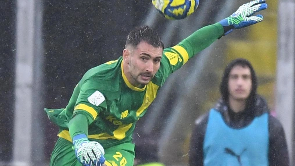 Un rinvio di Gagno nel match di Palermo, perso dal Modena (fotofiocchi)