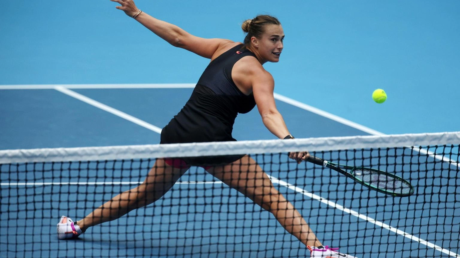 Tennis: al via Wta Finals, Sabalenka batte Zheng in due set