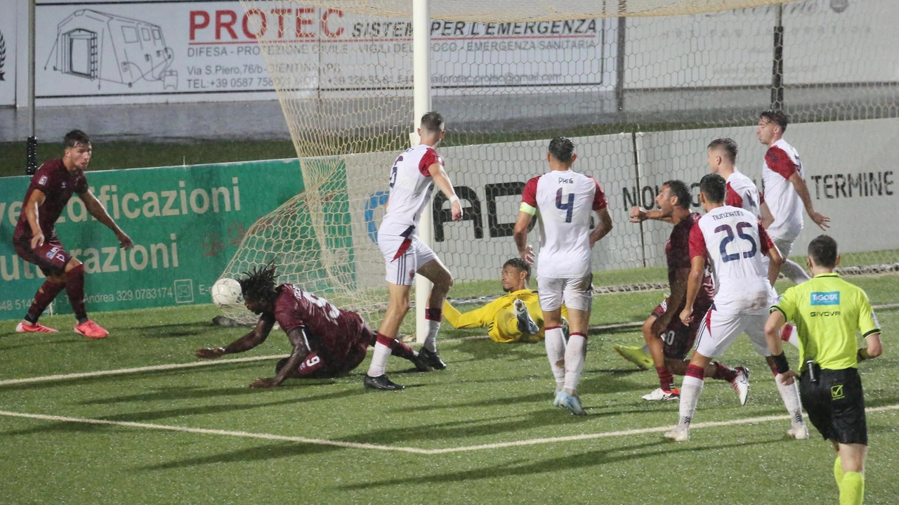 Il Pontedera contro il Sestri Levante ha mostrato un grande carattere dopo lo svantaggio. Il gol di Ianesi (foto Bongianni/Germogli)