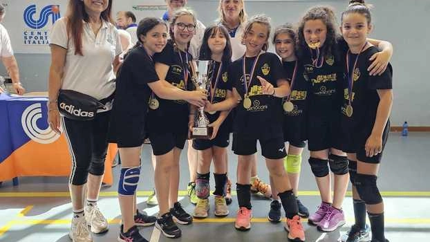 La School Volley Perugia vince il torneo nazionale Sport&Go kids under 10 a Cesenatico, guidate dall'allenatrice Oriana Arcangeli.