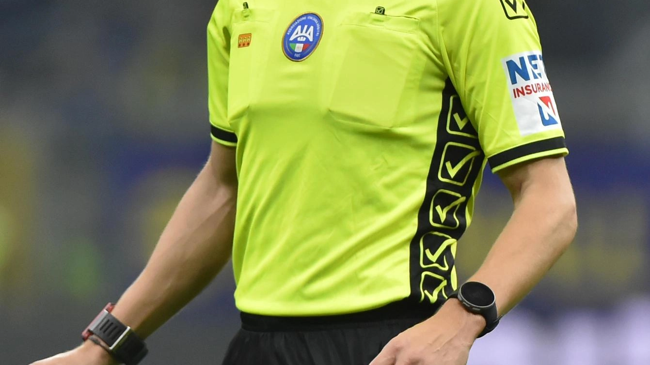 Il fischietto Federico Dionisi dirigerà il match di San Siro tra l'Inter e l'Empoli, suscitando ricordi positivi per i tifosi azzurri. Il bilancio con l'arbitro è equilibrato, con 3 vittorie, pareggi e sconfitte.