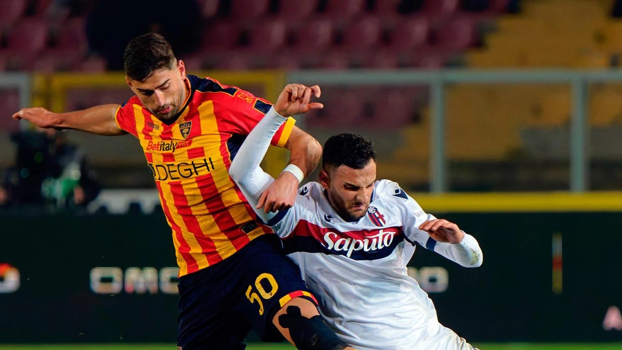 Santiago Pierotti va in pressione su Charalampos Lykogiannis (Alive) Santiago Pierotti va in pressione su Charalampos Lykogiannis (Alive)