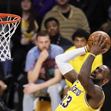 Basket: Nba, LeBron James segna record 40mila punti in carriera
